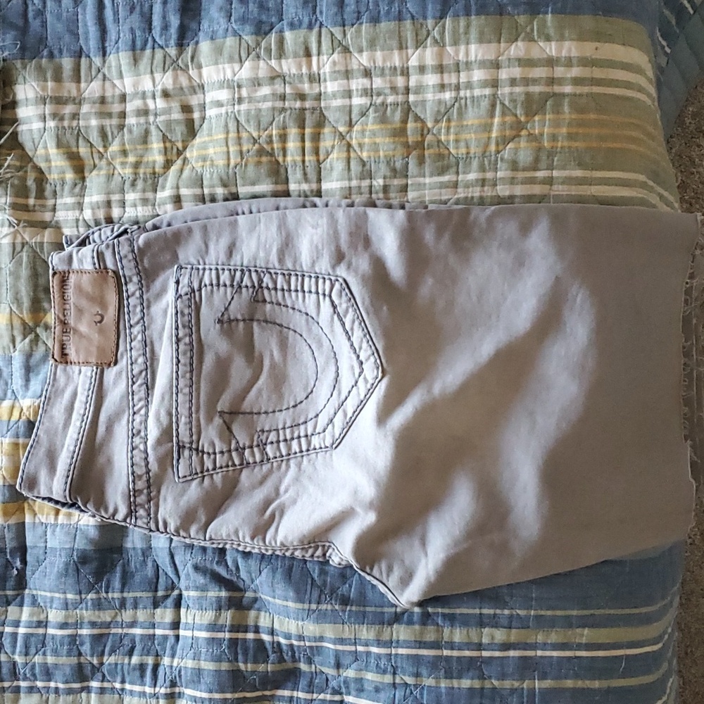 True Religion Men's Shorts Size 33 Geno Grey in color